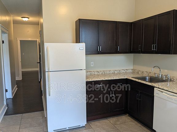 3rd image of 2918 Louisiana Ave #B