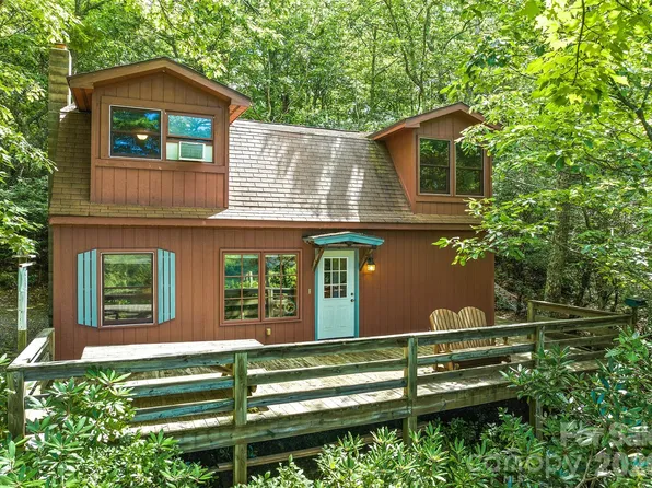 52 Steep Ln, Maggie Valley, NC 28751
