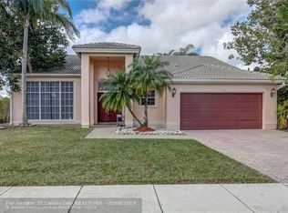 1042 NW 195th Ave, Pembroke Pines, FL 33029
