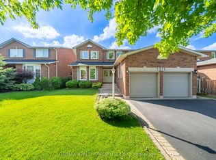 1311 Greenridge Cir, Oakville, ON L6M2J8