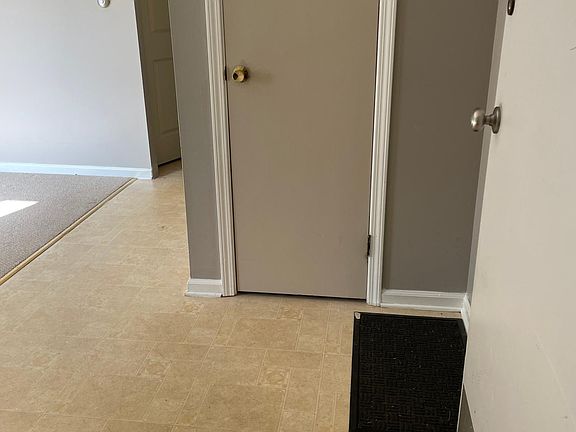 3rd image of 212-214 Sunshine Dr