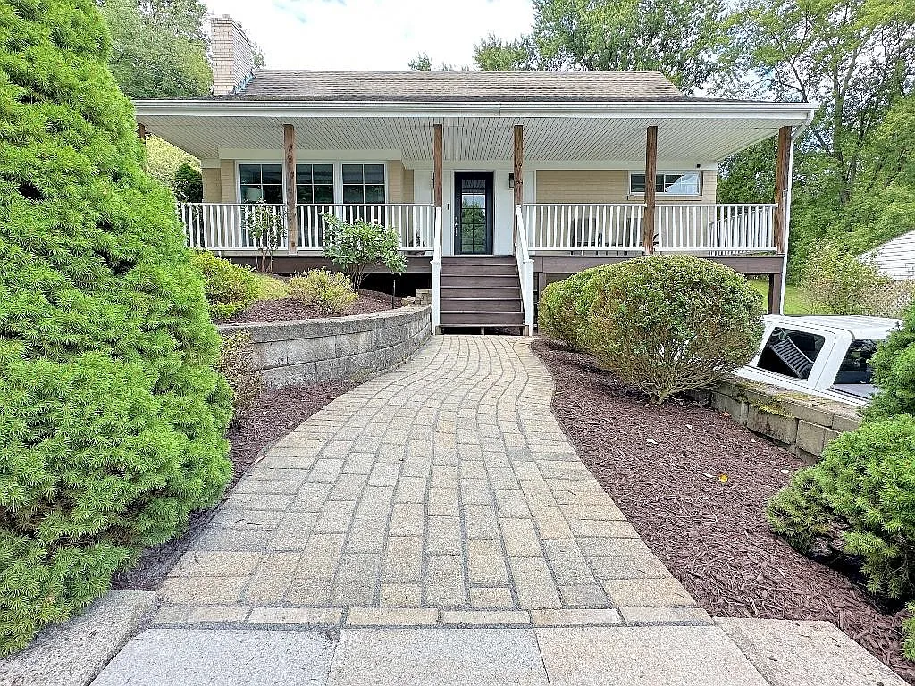 303 Byron Rd photo 1