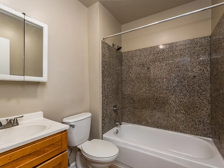 6042 S Prairie Ave #2 — Photo 14