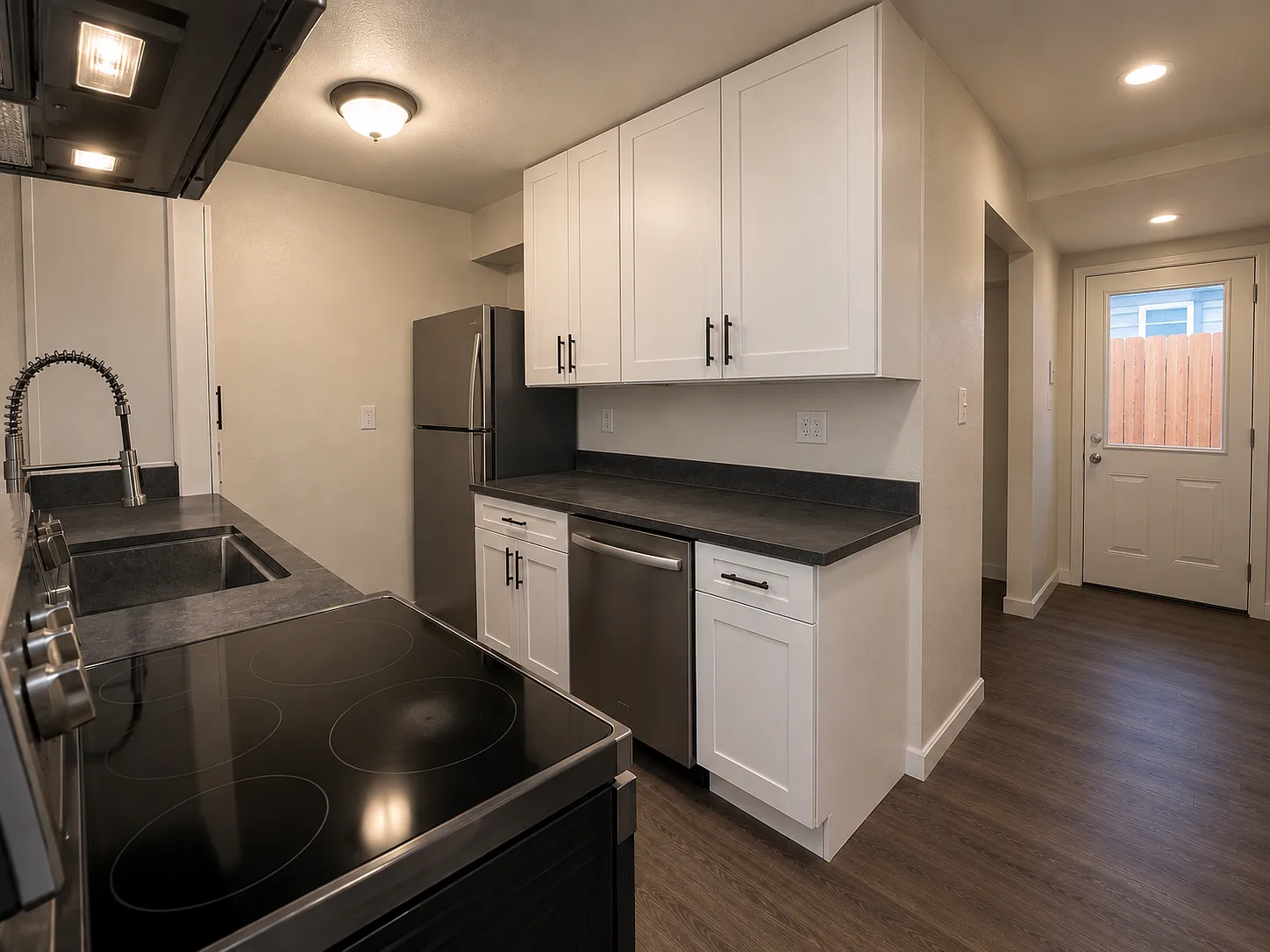 4 bed, 1141 sqft, $2,800 — Photo 2