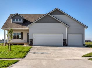 425 W Centennial Dr, Huxley, IA 50124