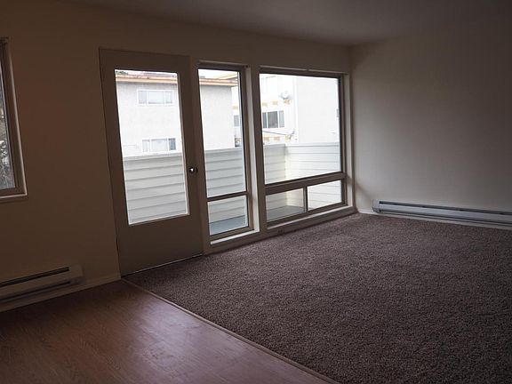 5th image of 12323 33rd Ave NE #3