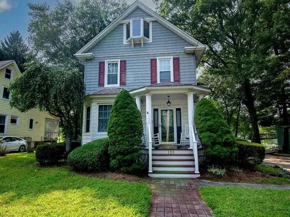 126 Grant Ave, Cresskill, NJ 07626