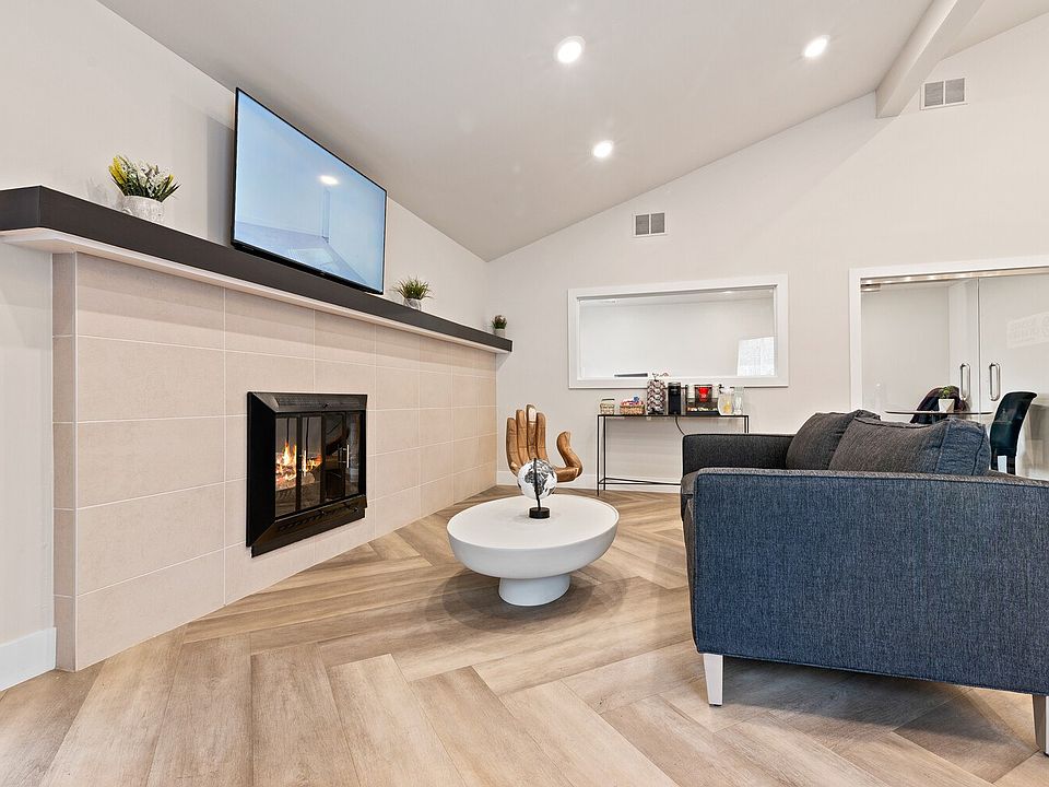 Bloomfield On The Green West Bloomfield, MI Apartment Rentals West