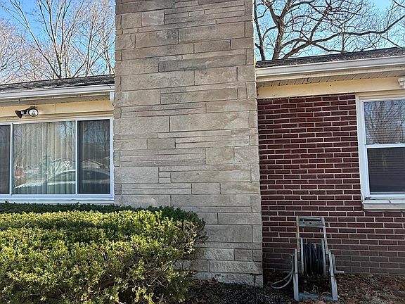 2nd image of 2716 Gull Rd