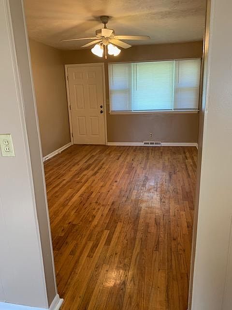 2nd image of 6242 Decatur St