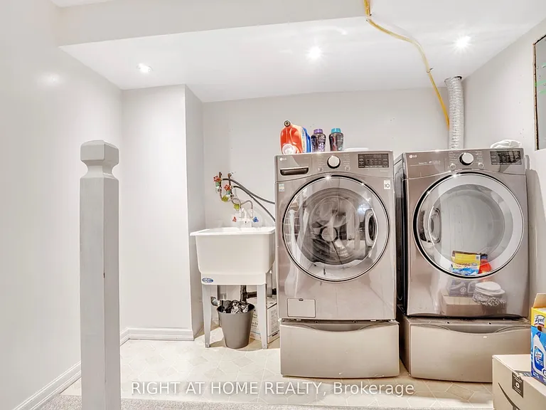 27 Melborne Ct — Photo 24