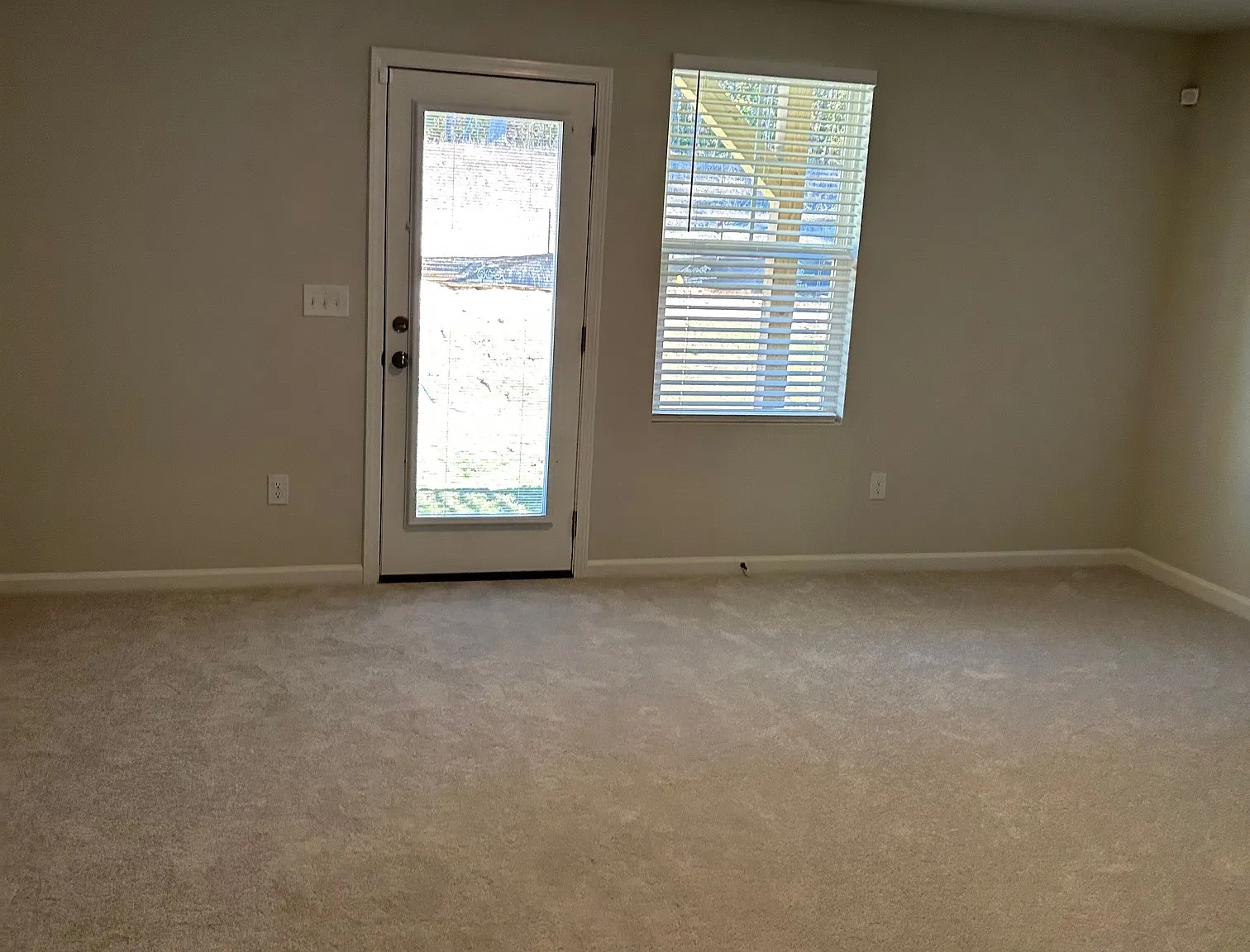 3 bed, 3.5 bath, 1858 sqft, $2,100 — Photo 3