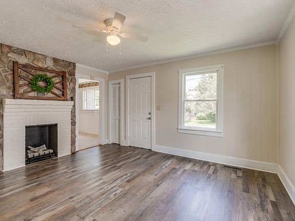 4th image of 1643 Houston Ave