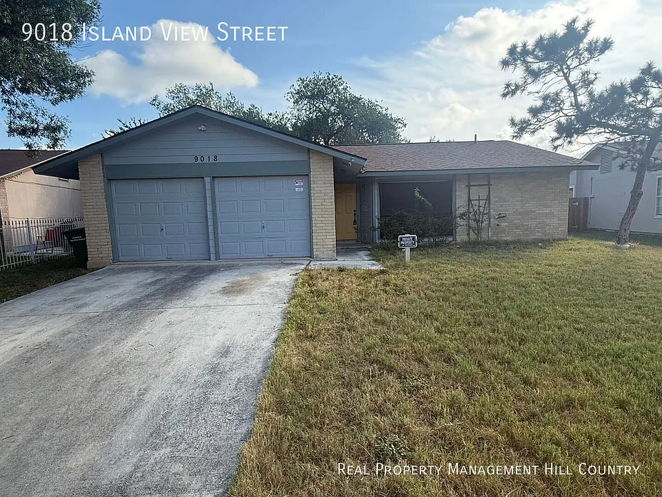 9018 Island View St
