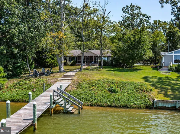 1383 Sherwood Dr, Reedville, VA 22539