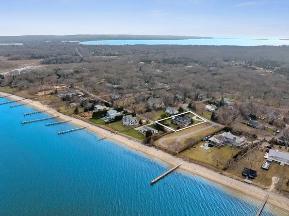 4 Mashomuck Dr, Sag Harbor, NY 11963