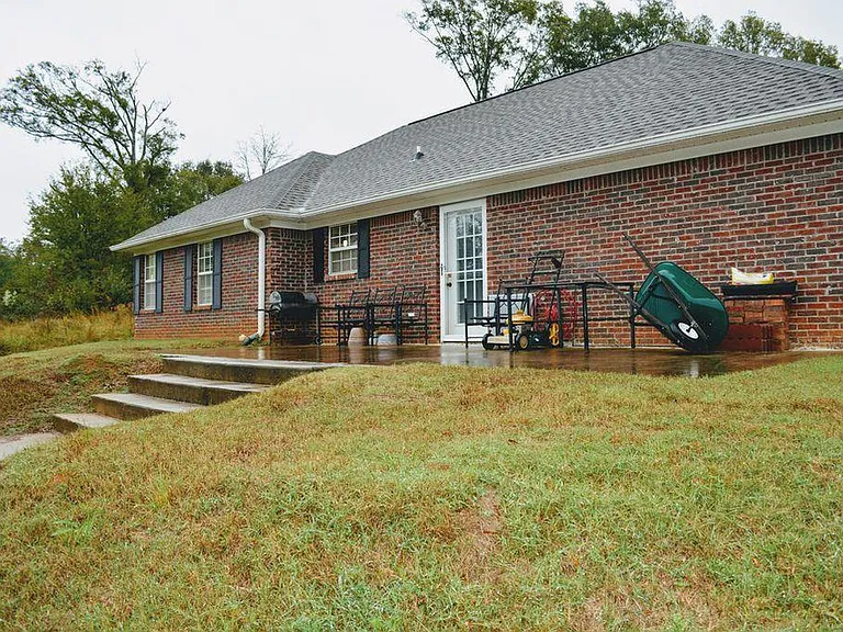 143 Simmons Dr — Photo 25