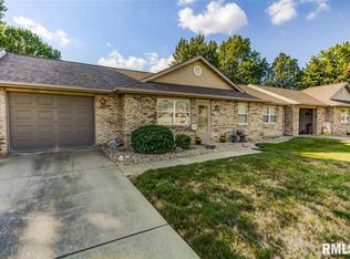 1315 W Park Ave APT 3, Taylorville, IL 62568