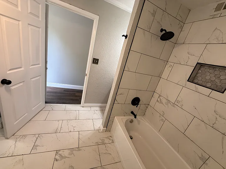 1501 S Prospect Ave — Photo 13