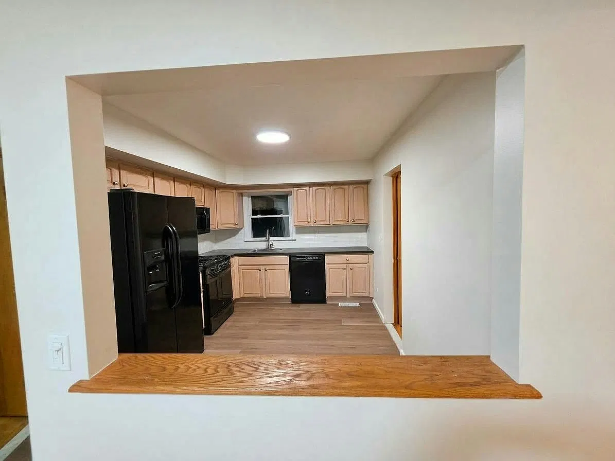 242 Munro Blvd — Photo 3