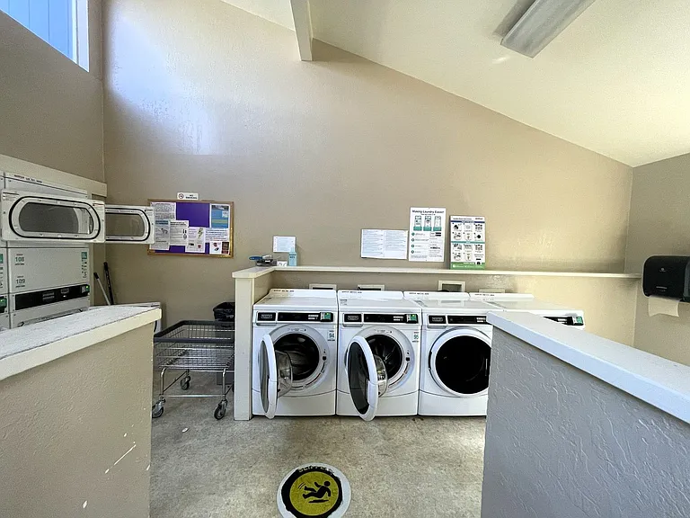 405 Piccadilly Pl #25 — Photo 14