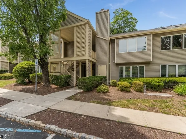 25 Augusta Dr, Clinton Twp., NJ 08801
