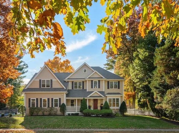 829 Greendale Ave, Needham, MA 02492
