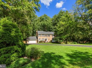 302 Colesville Manor Dr, Silver Spring, MD 20904