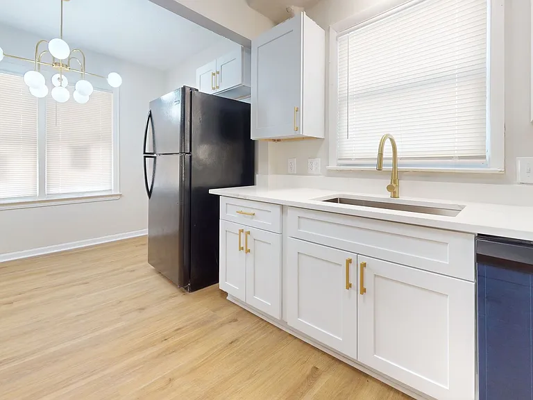 21456 Syracuse Ave — Photo 2