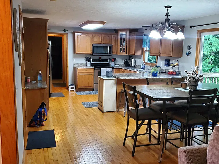 671 Alpha Rd — Photo 11