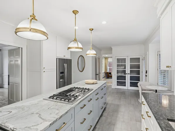 107 Chatsworth Dr, Nashville, TN 37215