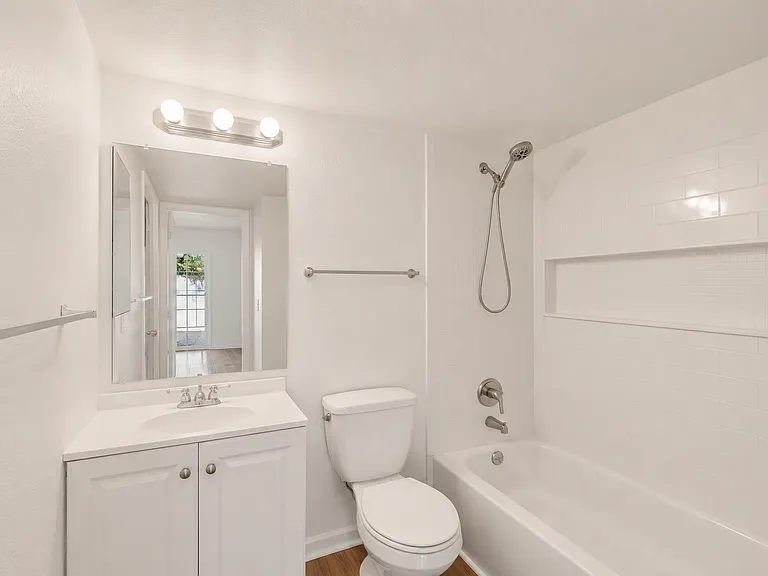 45 N Phyllis #109 — Photo 14