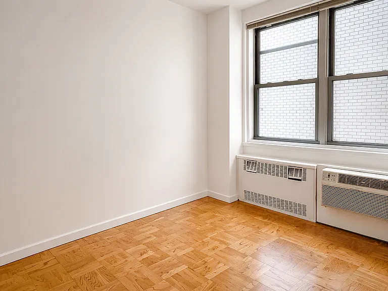141 E 55th St #5B — Photo 3