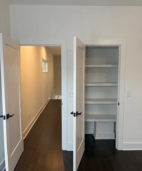 2601 Batavia St — Photo 41
