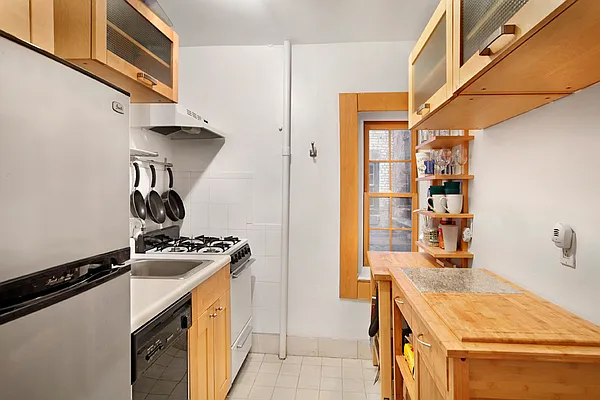 Rented by Town Residential | media 18