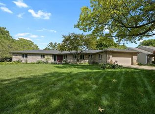 17 Lake Park Rd, Champaign, IL 61822