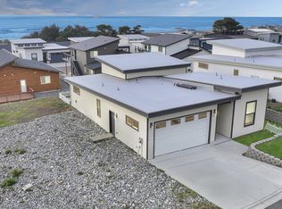 30396 Driftwood Dr, Gold Beach, OR