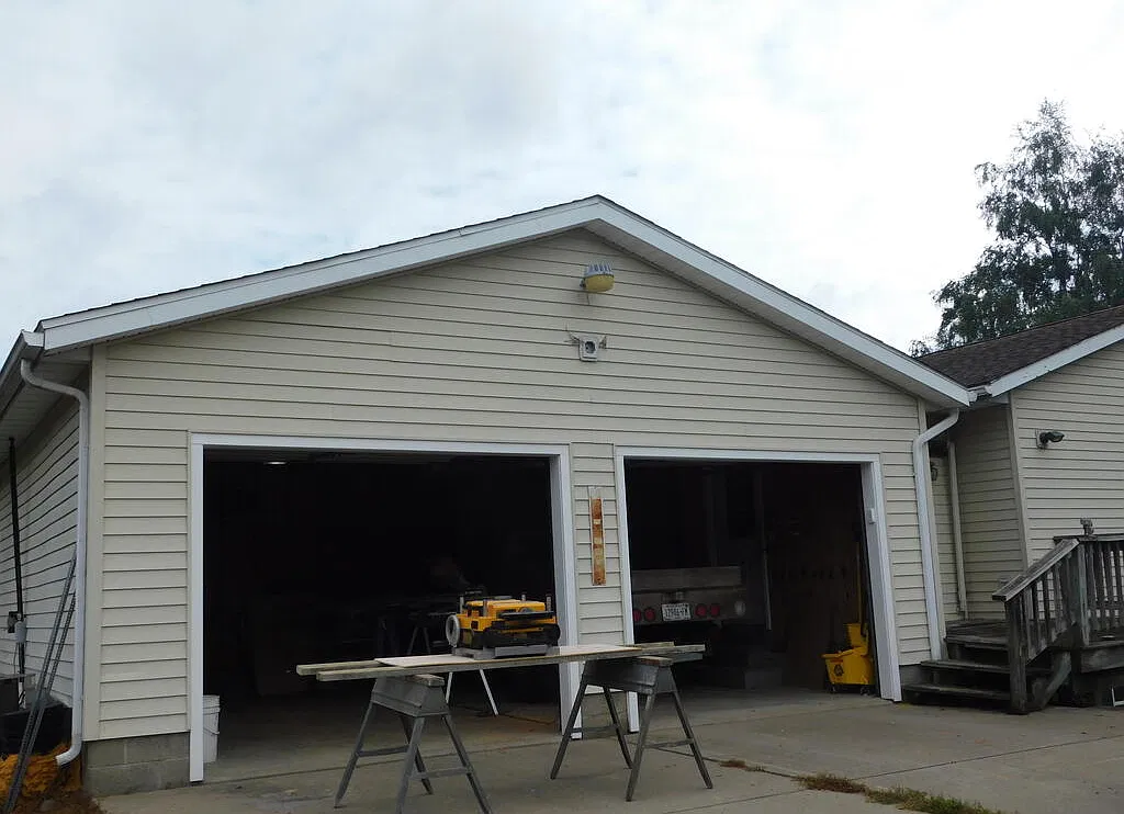 4 bed, 2.0 bath, 2000 sqft, $2,500 — Photo 3