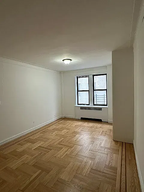 917 Sheridan Ave #4E