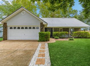 209 Westview Dr, Crestview, FL 32536