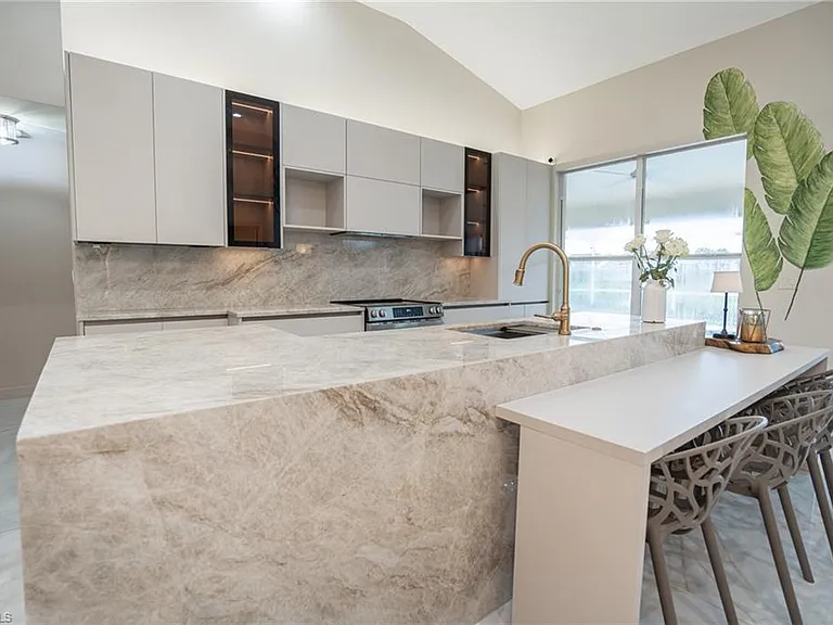 7712 Citrus Hill Ln — Photo 15