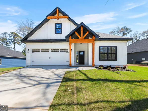 112 Friar Tuck Ave, Warner Robins, GA 31088