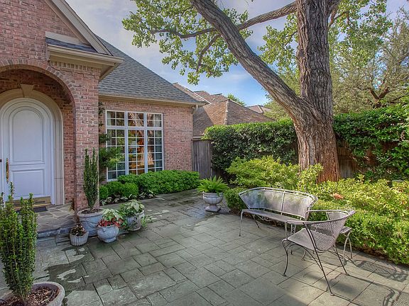 1909 Highland Park Circle-3.jpg