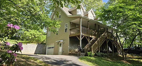 18 Spruce St Photo 1