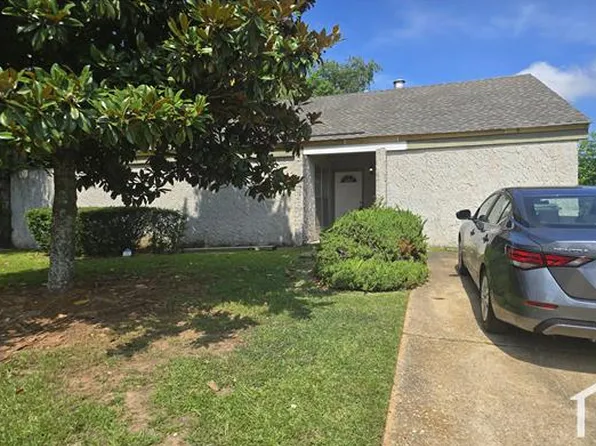 5865 Roxboro Dr, Montgomery, AL 36117