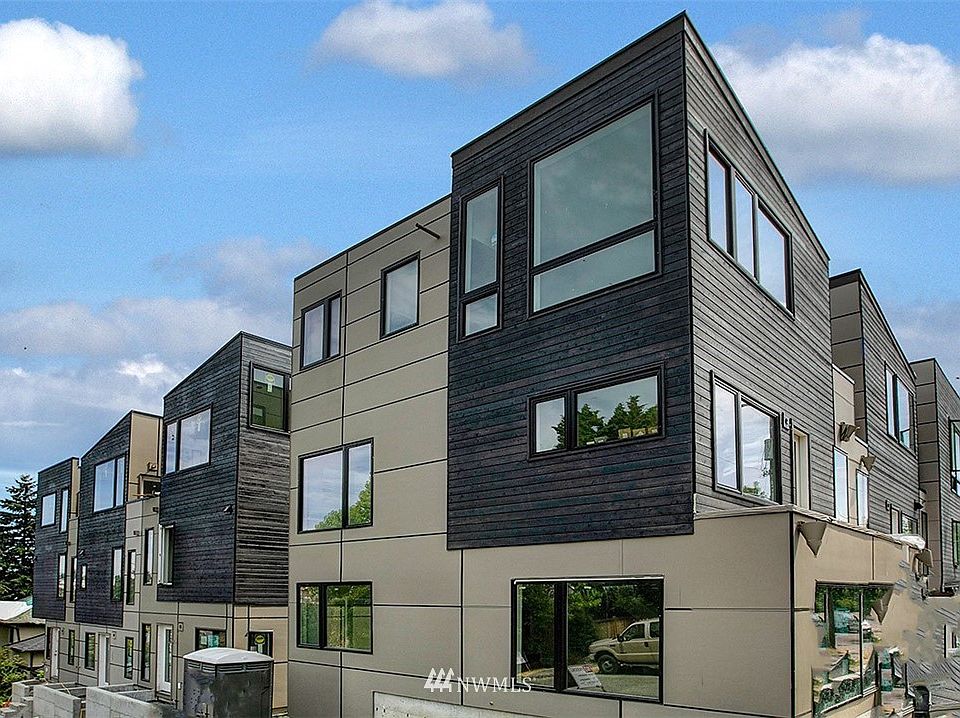 2nd image of 951 N 43rd Street N
