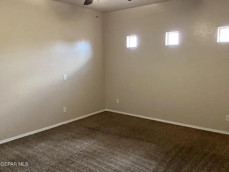 5925 Speyside Dr — Photo 11