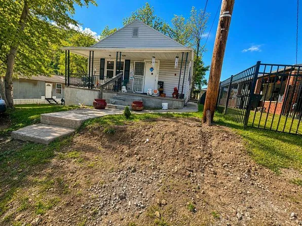 109 132nd St, Marmet, WV 25315