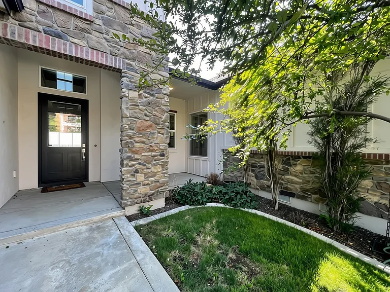 5561 E Hootowl Dr — Photo 3