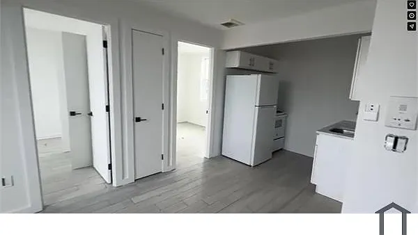 3 bed, 1000 sqft, $3,532 — Photo 4